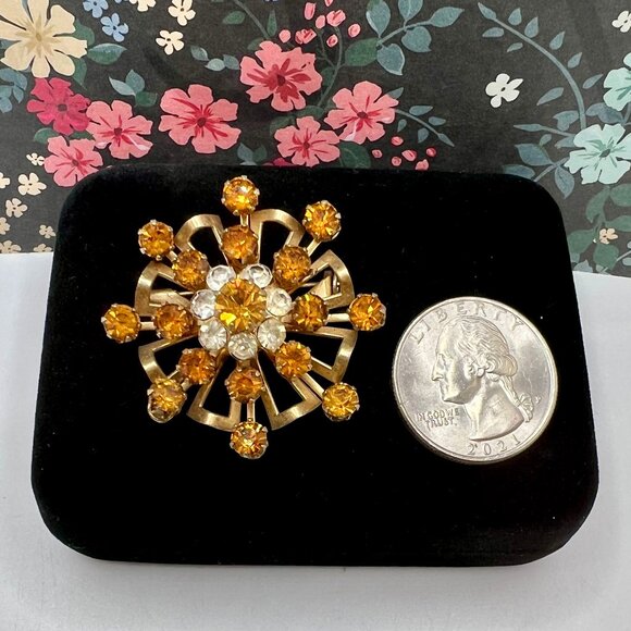 Coro Amber Glass Sunburst Brooch - Picture 3 of 5